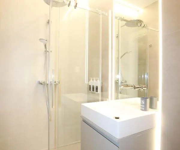 Unique Luxury Couette-café