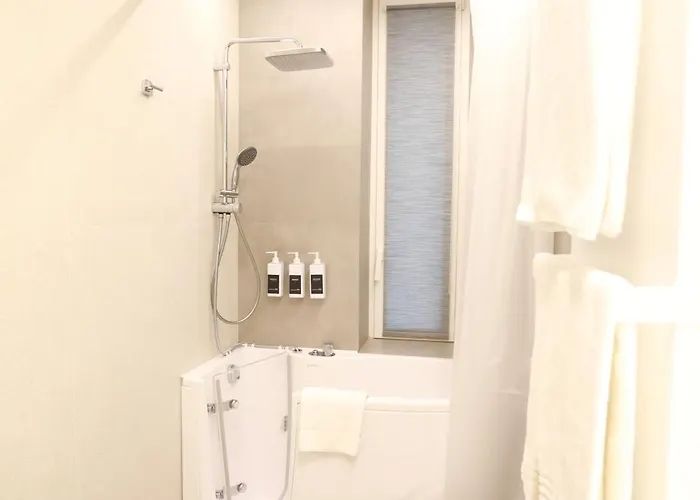 Couette-café Unique Luxury 4*