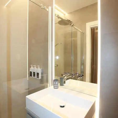 Unique Luxury فندق مبيت وإفطار 4*