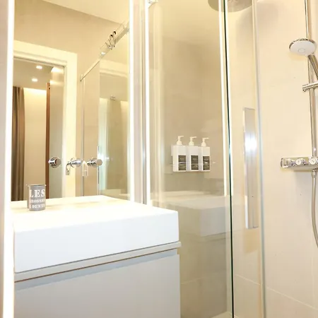 Unique Luxury فندق مبيت وإفطار 4*