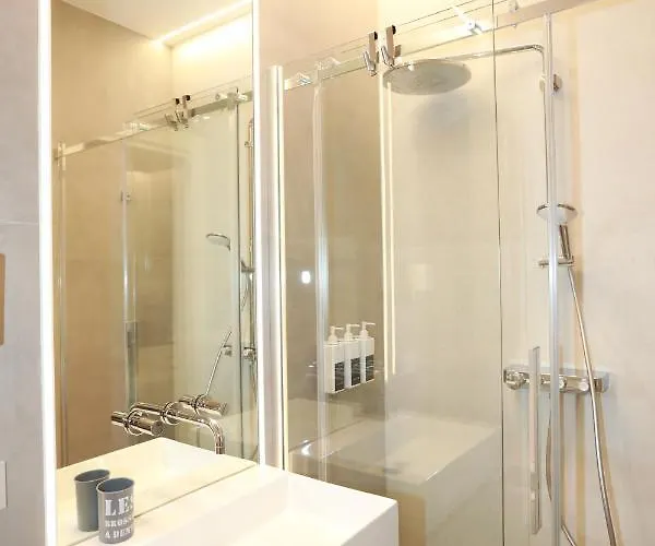 לינה וארוחת בוקר Unique Luxury