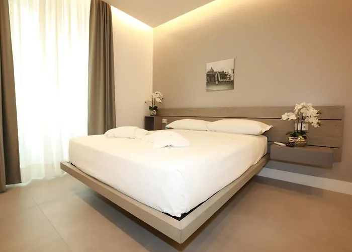 Unique Luxury לינה וארוחת בוקר 4*