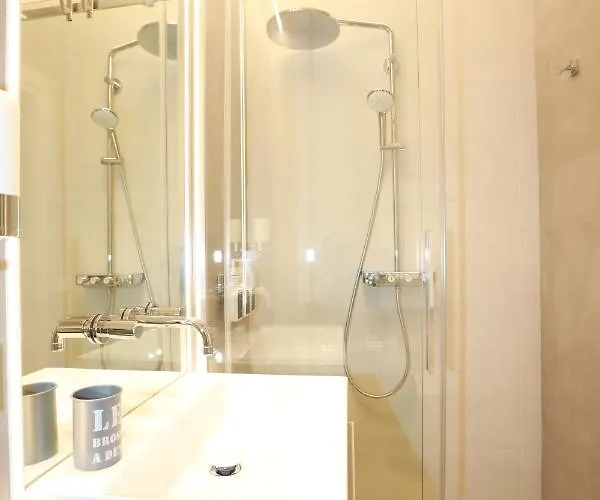 Unique Luxury Couette-café 4*