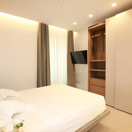 Unique Luxury Nocleg ze śniadaniem Rzym